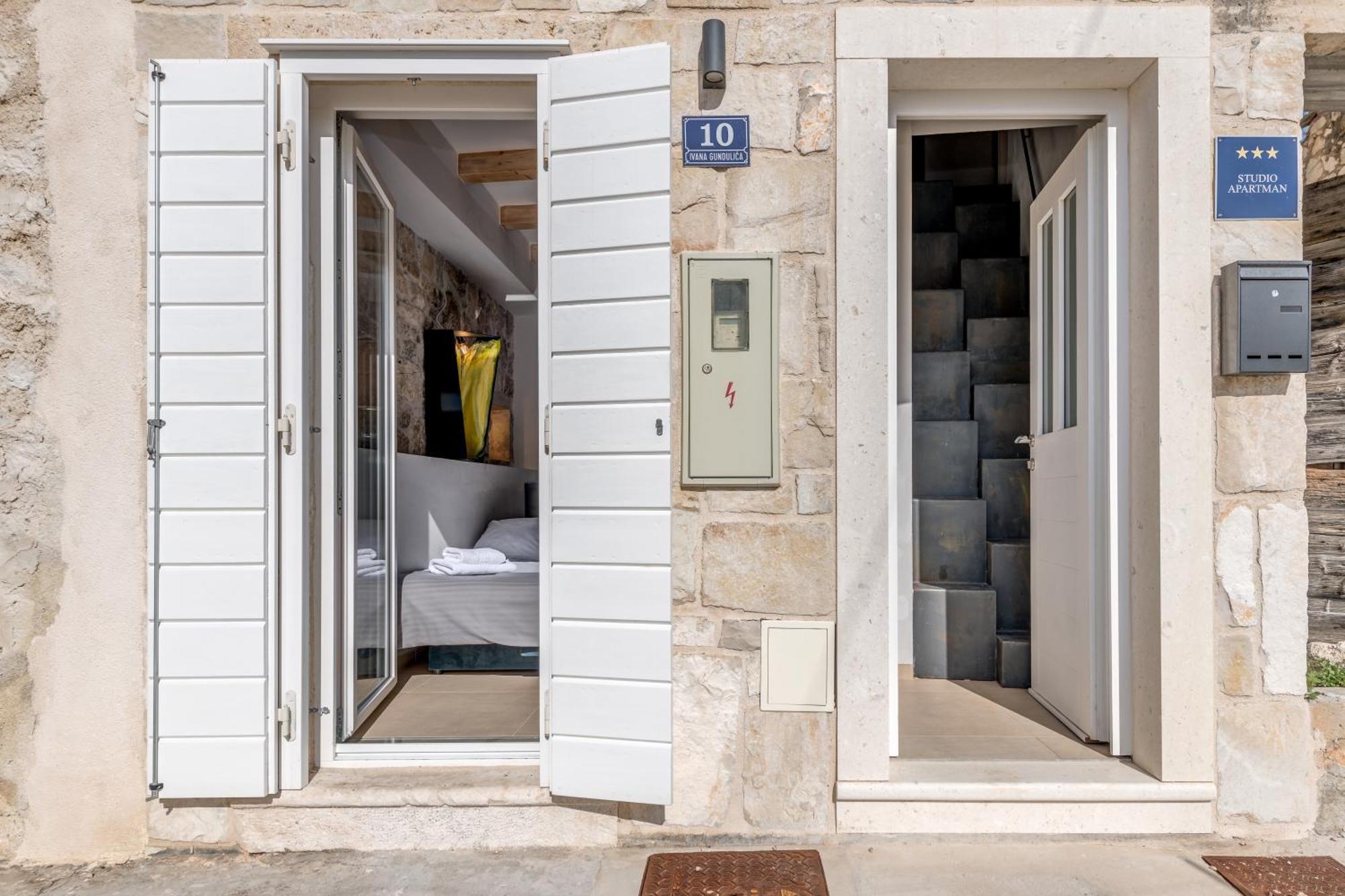 Tiny Secret House Apartment Komiza Bagian luar foto