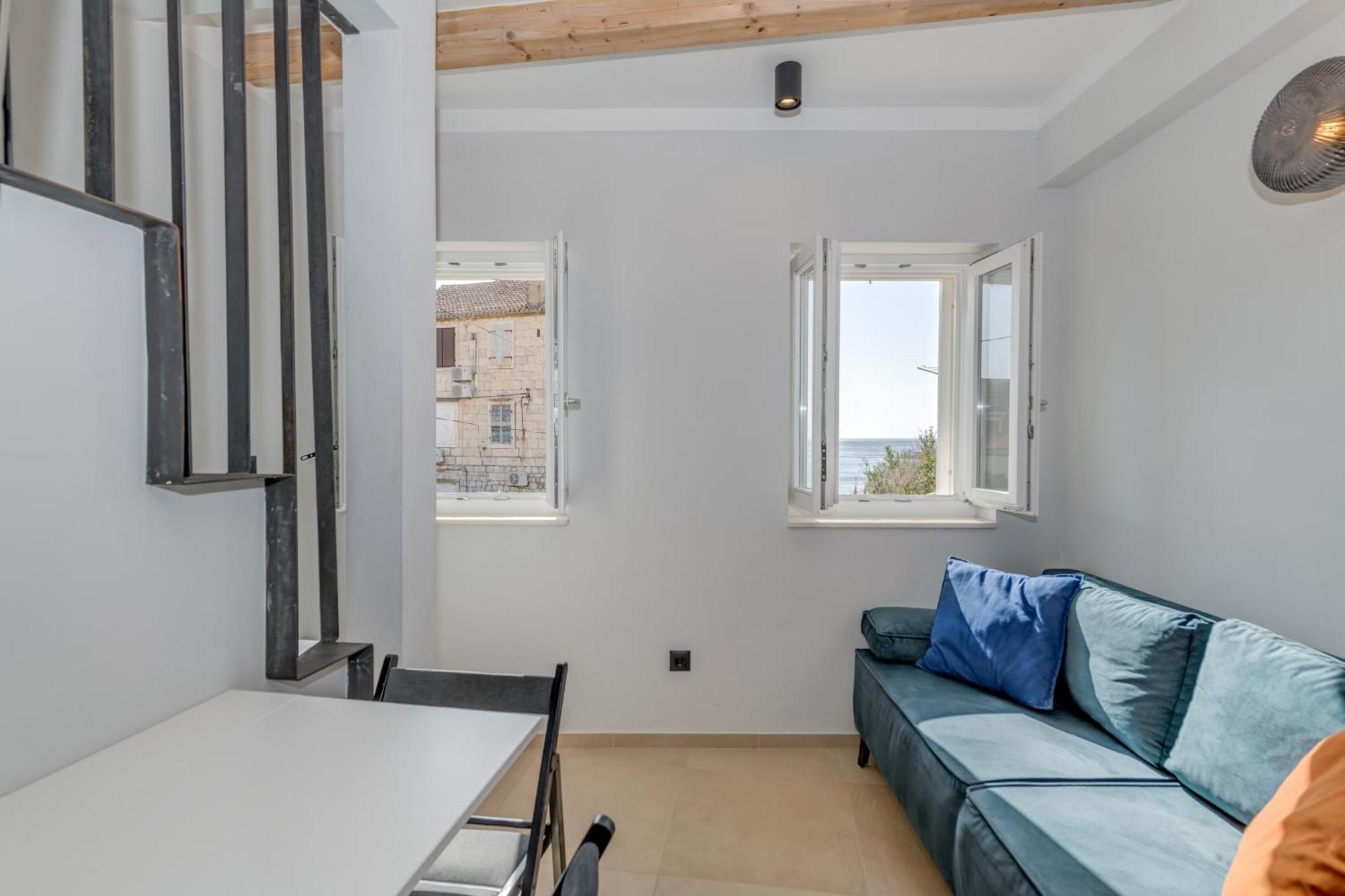 Tiny Secret House Apartment Komiza Bagian luar foto